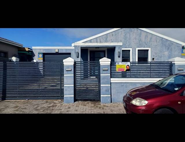 3 BEDROOM HOUSE FOR SALE IN PELIKAN PARK